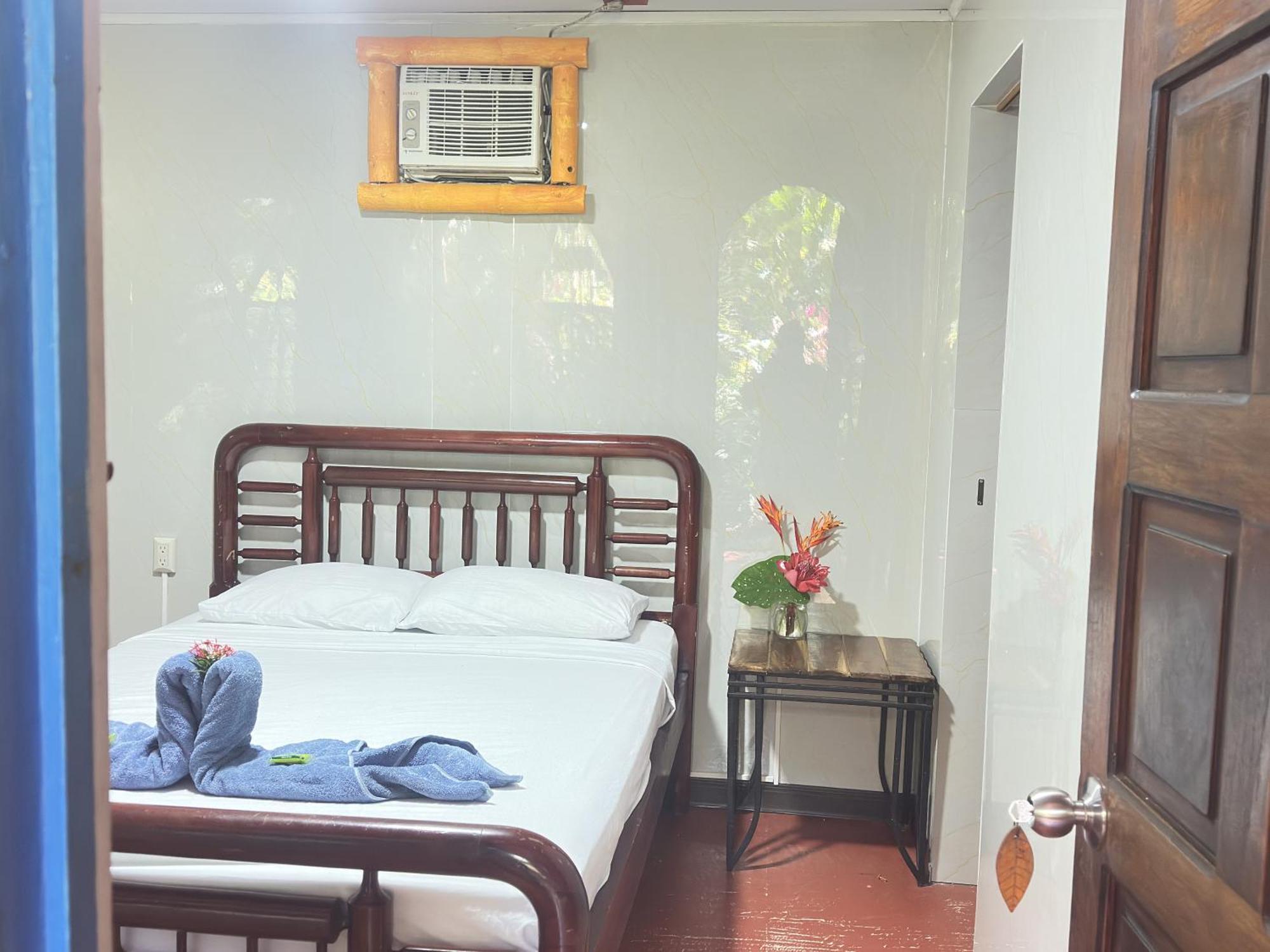 La Palapa Hut Nature Hostel Пуэрто-Хименес Экстерьер фото